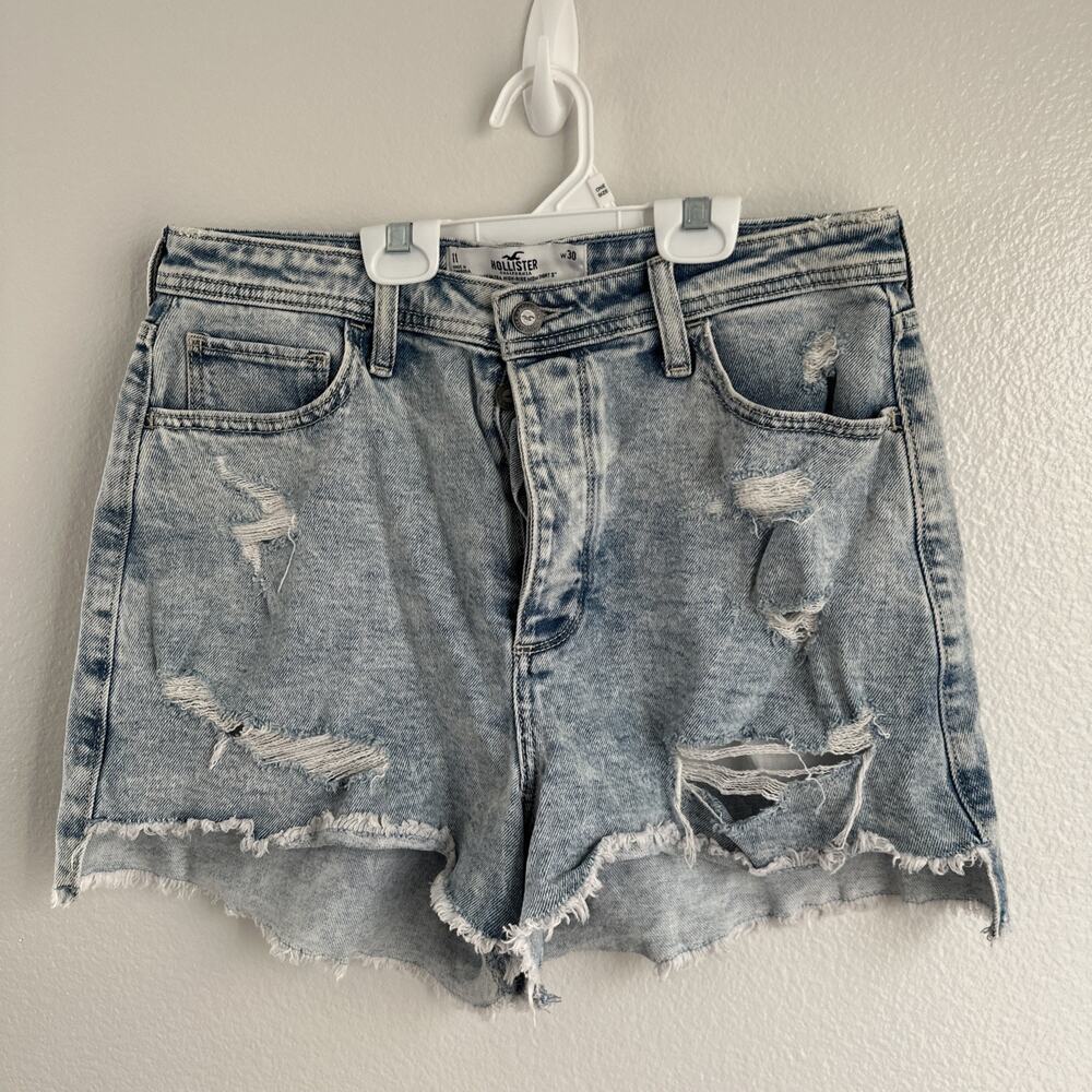 Hollister Curvy Ultra High-Rise Mom Short 3” SZ 11/30